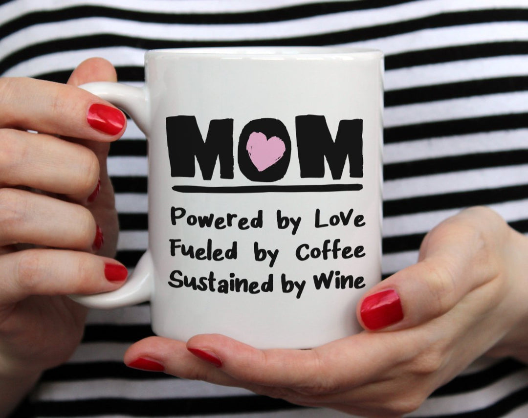 Mom Mug held by hands - Loftipop